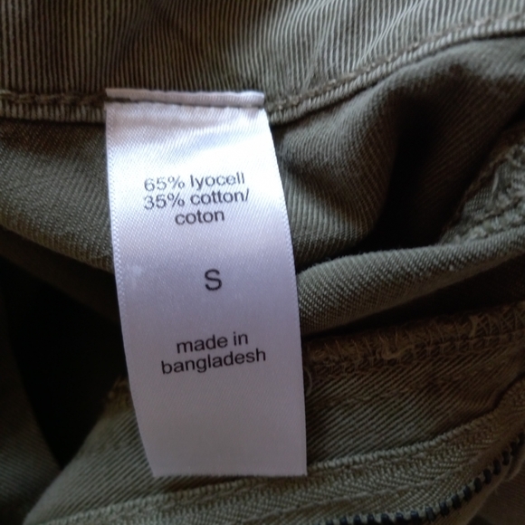 Maunces short shorts color olive green size 6 cotton spandex like new. - Picture 6 of 6